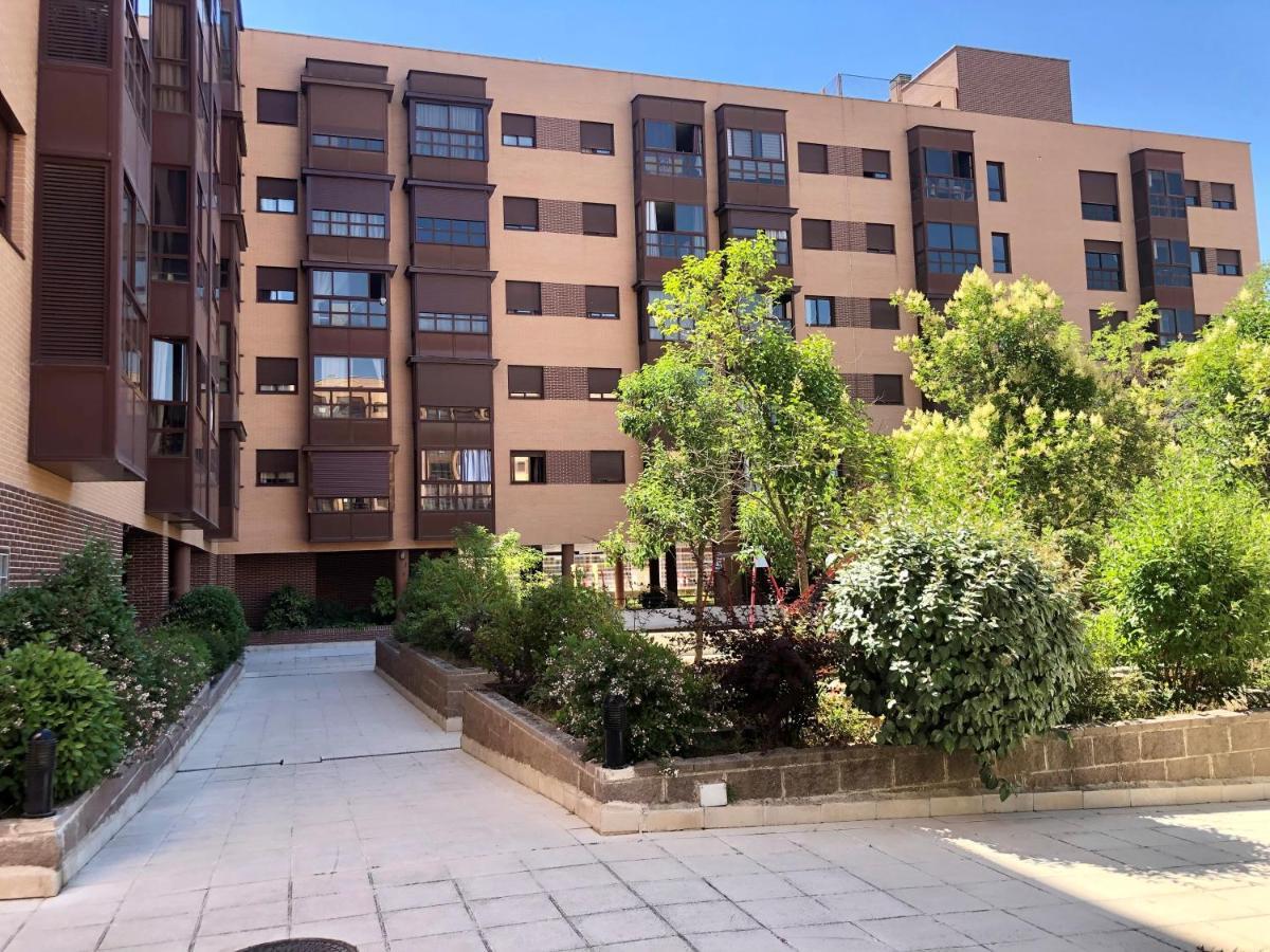 Apartamento Wanda Airport Ifema Madri Exterior foto